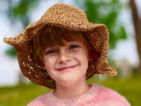 Studio-grade portraits that pop