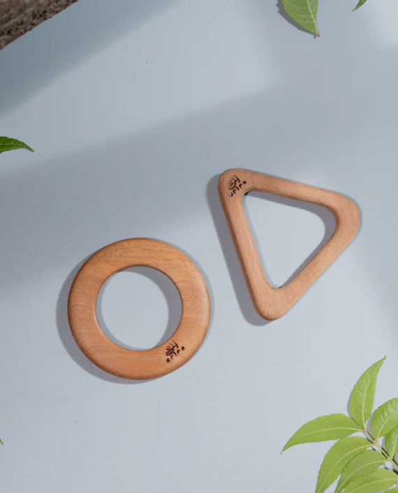 Ariro Wooden Teethers - Circle and Triangle