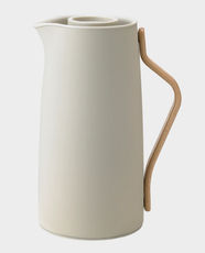 Stelton Emma Vacuum Coffee Jug | 1.2 L Capacity | Double-Walled Stainless Steel Insert | Beech Wood Handle | Easy-Click Lid | Scandinavian Design – Soft Sand
