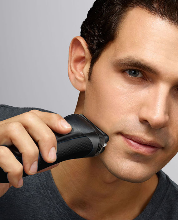 Buy Braun Series 3 300s Rechargeable Electric Shaver in Qatar 